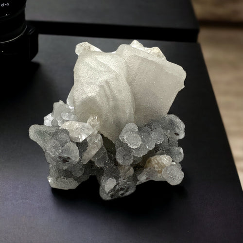 Druzy Calcite on Chalcedony