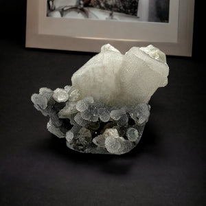 Druzy Calcite on Chalcedony